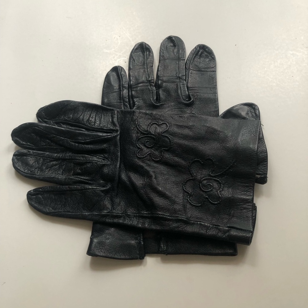 Black Vintage Leather Fashion Gloves with Seam Detailing